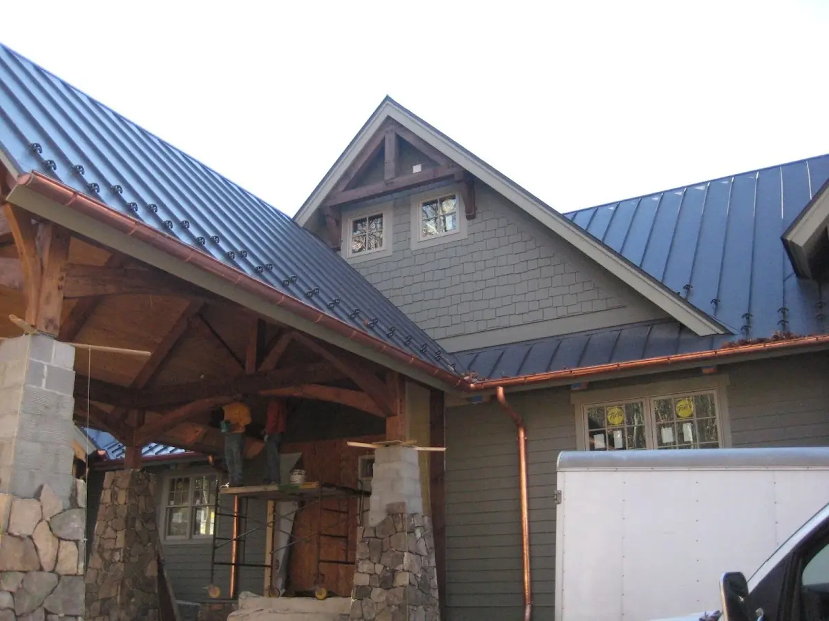 Craftsman Roofing team delivering quality roofing work in Great Neck Plaza